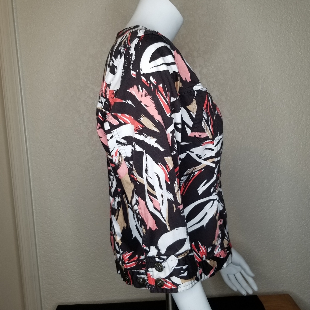 Beautiful Lightweight Jacket - Picture 3 of 6